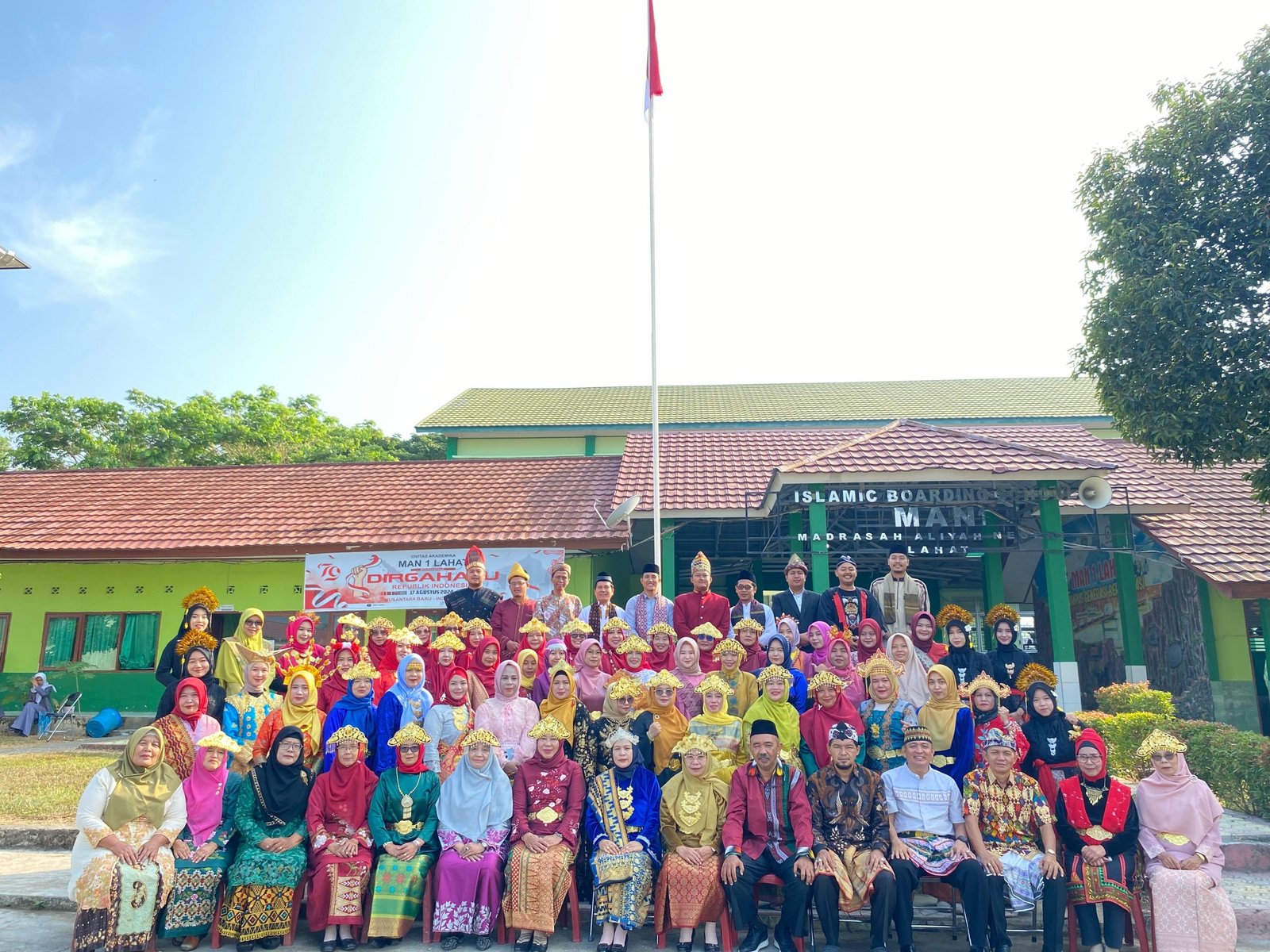 MAN 1 Lahat Background